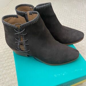 Jack Rogers Reagan Booties - 7.5